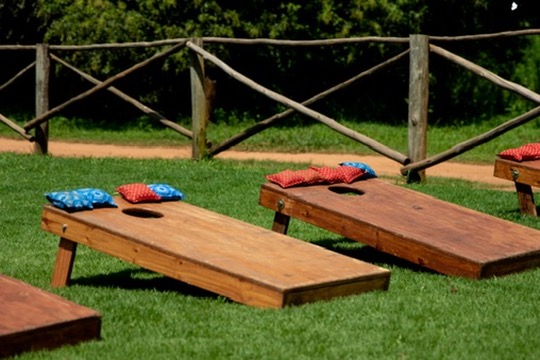 Cornhole deszkák és zsákok
